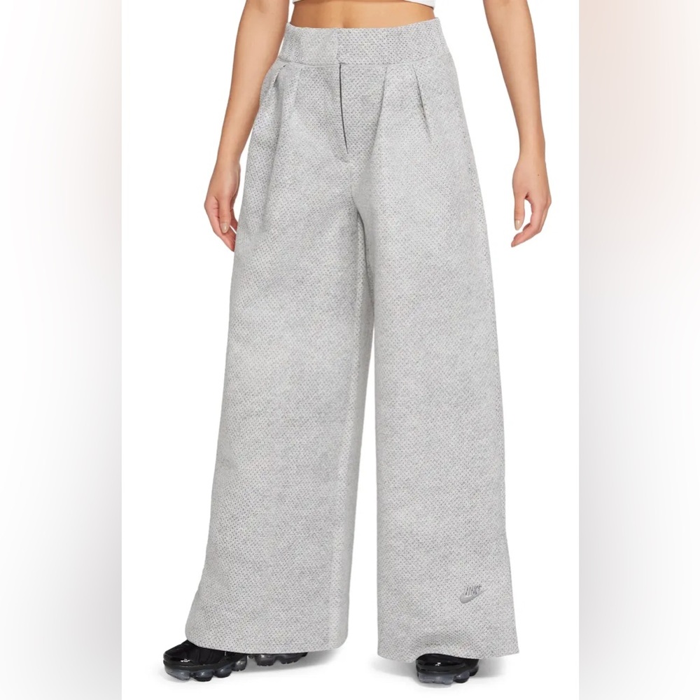 Nike Wide Leg Women’s Pants in Light Gray Knit